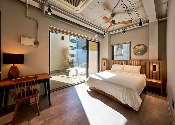 L9 Tailored Service Home Near Hongik Univ Station