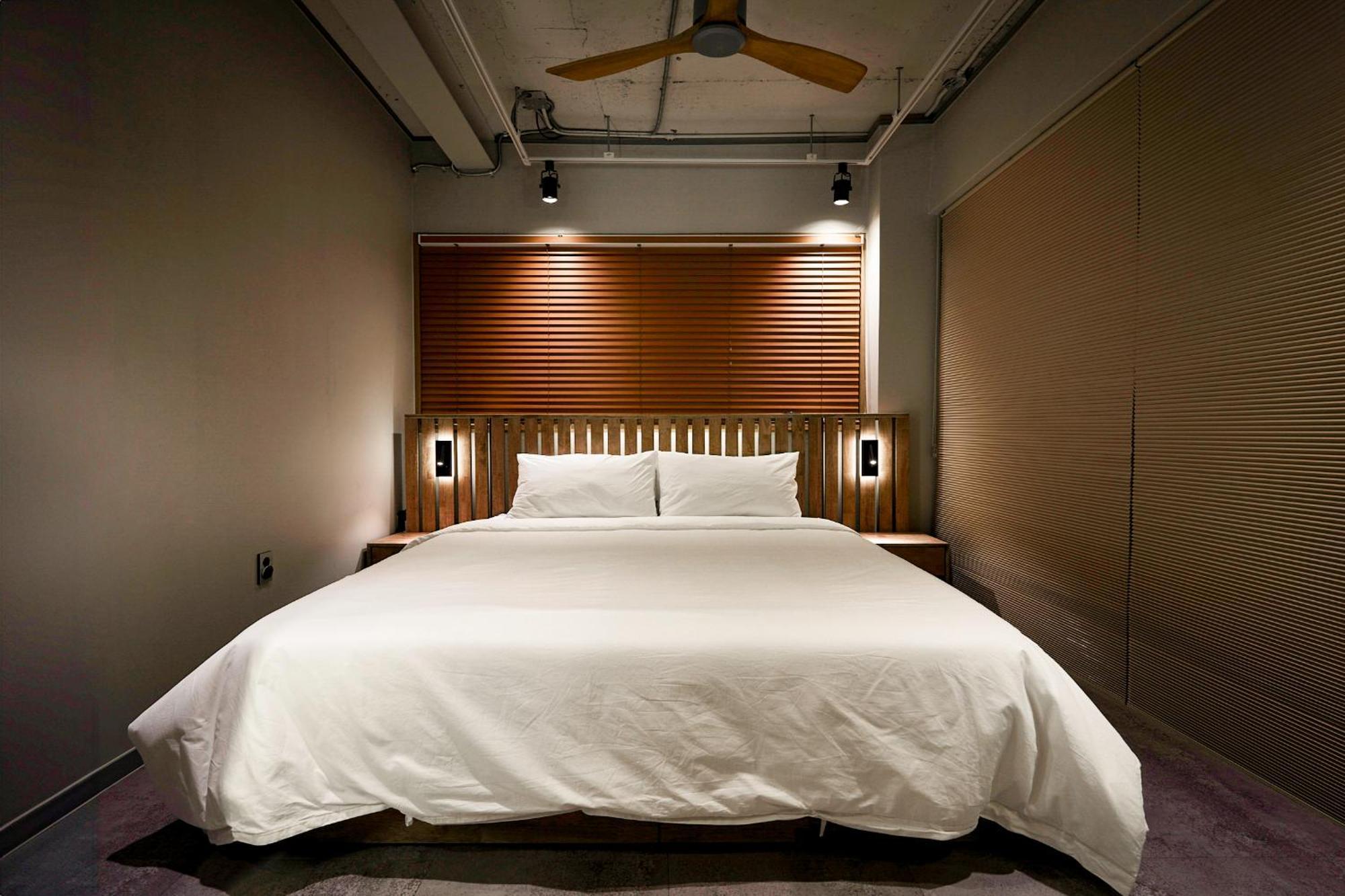 L9 Tailored Service Near Hongik Univ Station *