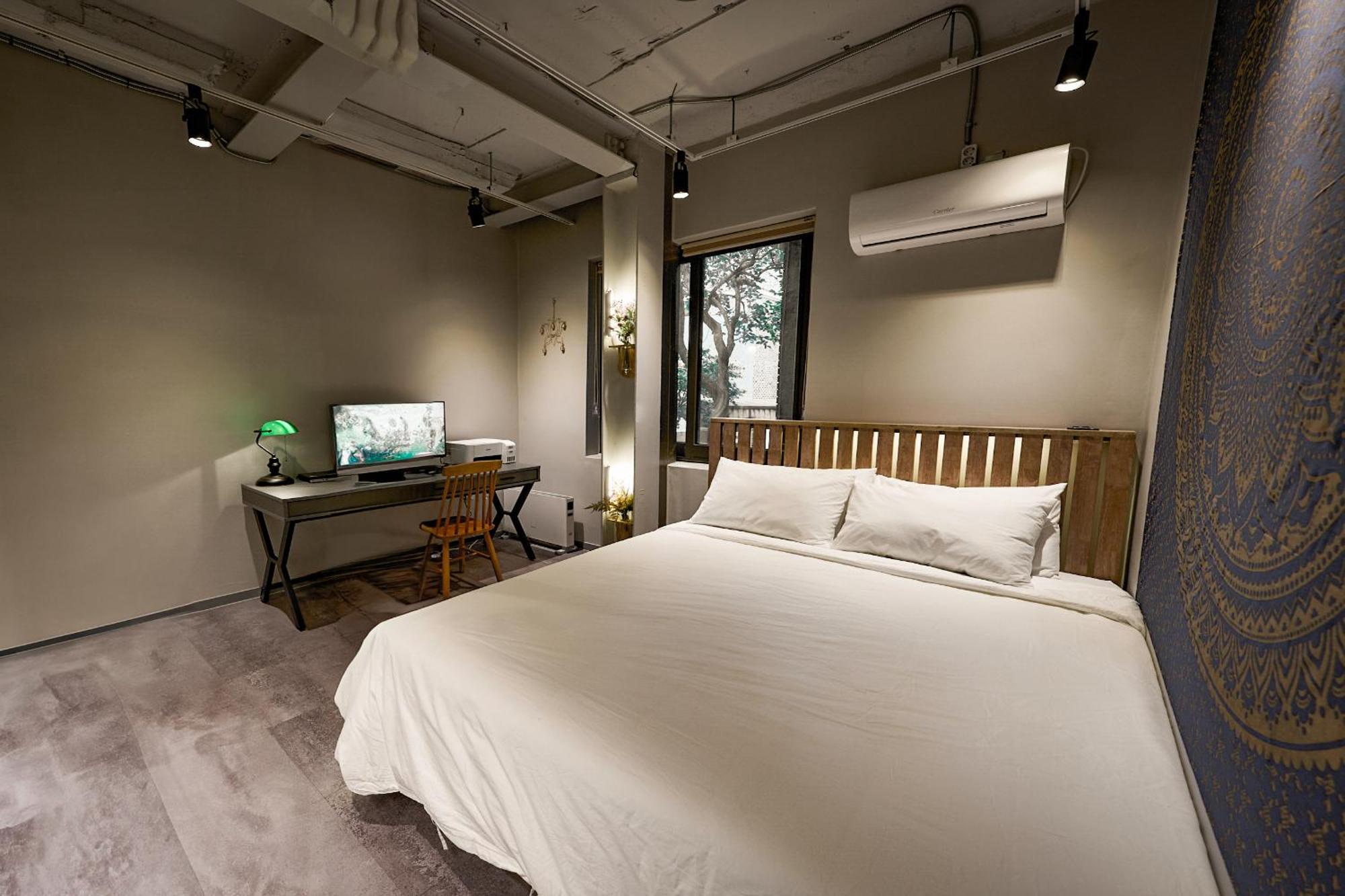 L9 Tailored Service Near Hongik Univ Station